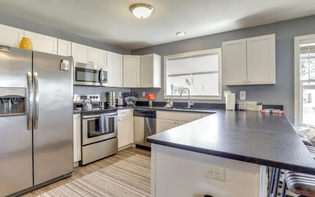Charming Mcminnville Home - Walk to Wineries!