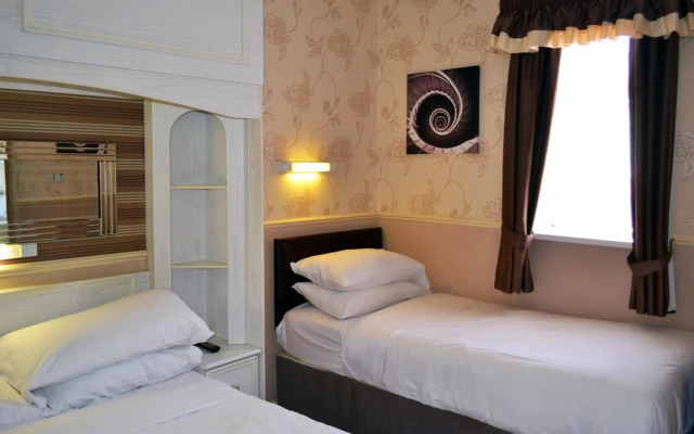 Lyndene Hotel