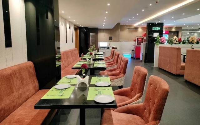 Hotel Delphi Grand Hyderabad HiTech City