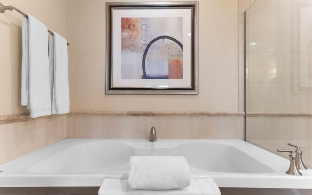 Lucky Gem Penthouse Suites at Signature