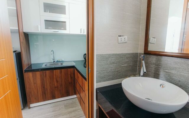 Royal Lion Hotel and Apartment