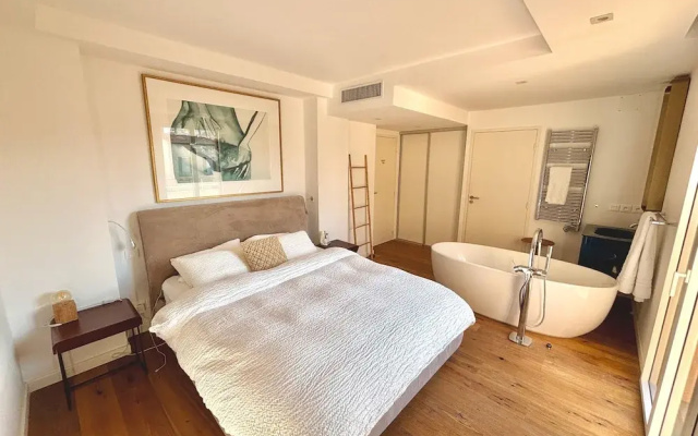 3 Bed Penthouse With Terrace Close to Beach- 2200