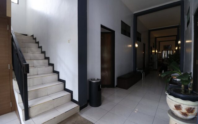 RedDoorz Plus near Undip Tembalang