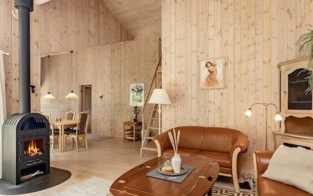 6 Person Holiday Home in Albaek