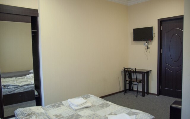 7 rooms