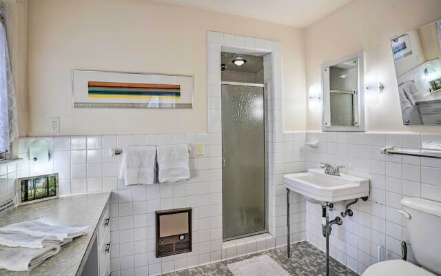 15 Mi to Downtown Minneapolis: Retreat on 5 Acres