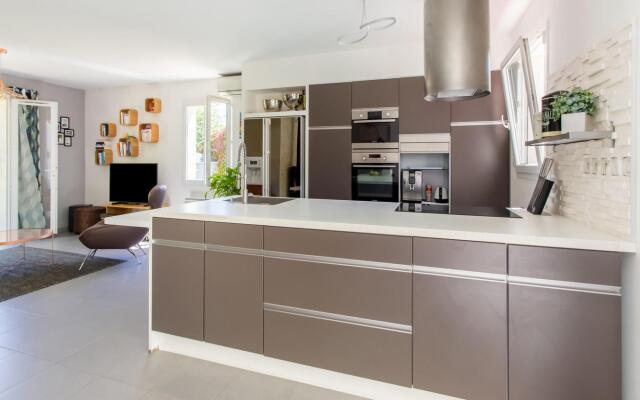 Nice holiday home in Provence-Alpes-Côte d'Azur with pool