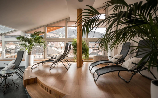 Hotel KRONE - eat, drink, stay