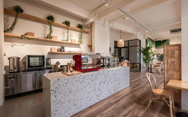 La Boheme Rooms and Coffee
