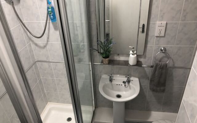 Stunning Beach Front Apartment in Caswell Swansea