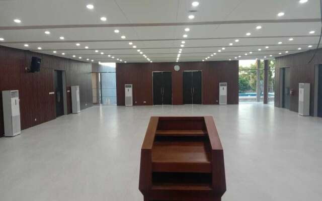 Kambaniru Beach Hotel & Resort