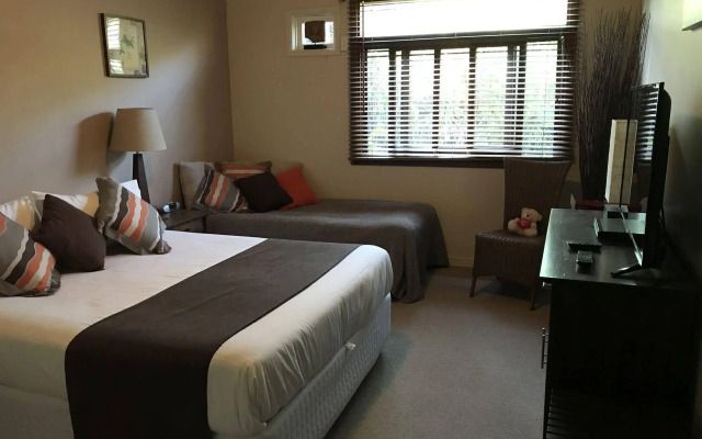 Tallow Beach Motel