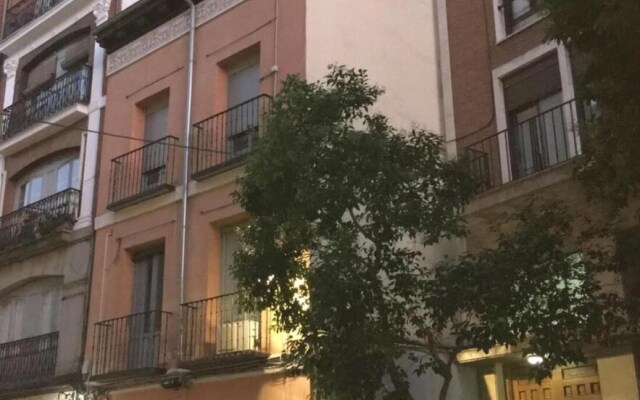 Yellow Centro La Latina Plaza Mayor