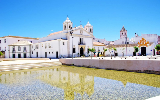 Urban City View Apartment