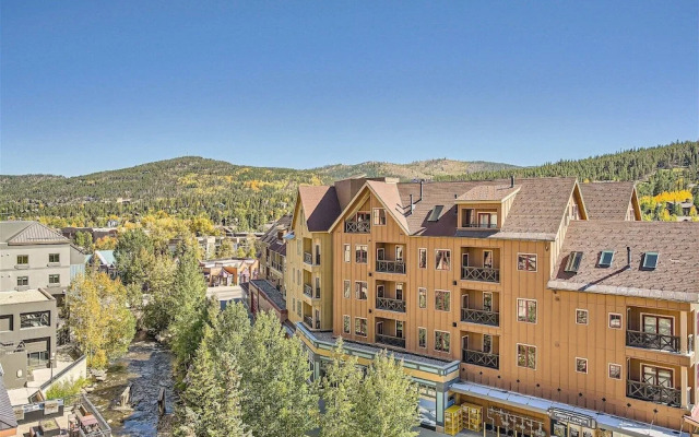 Your Next Vacay at Peak 9 Ski-in/ski-out
