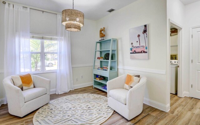 Sunny Bradenton Home w/ Lanai & Screened Pool!