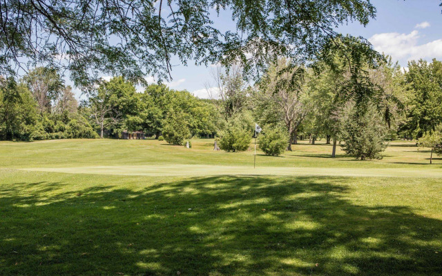 Forest Golf Club and Inn