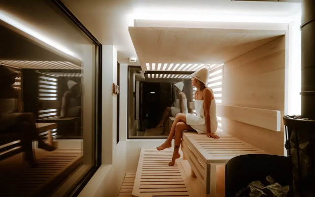 Umegashima Drive-In & Sauna Villa