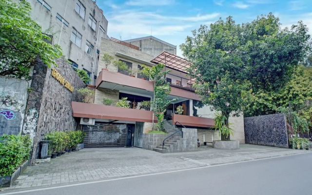 ZEN Rooms Terogong Near Pondok Indah