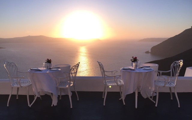 Athina Luxury Suites