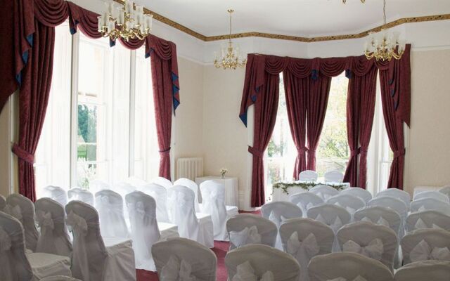 Oakwood House Hotel