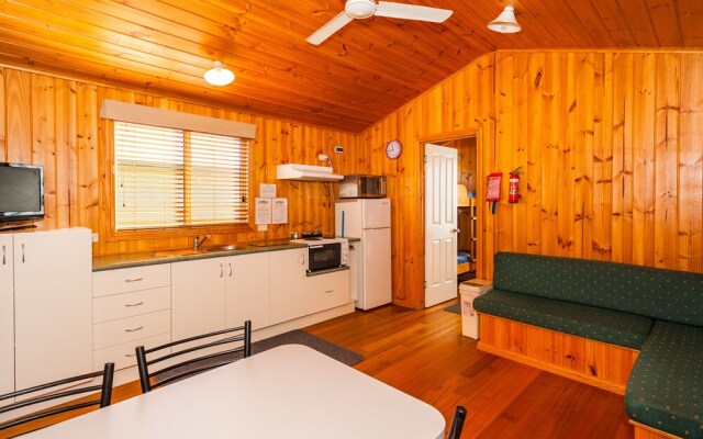 Snug Beach Cabin And Caravan Park