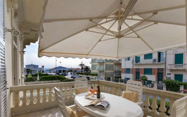 Lido Beach Apartment