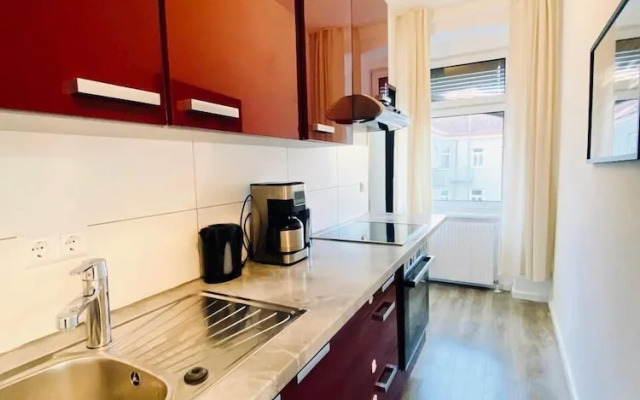 7BR Apt for 15P Near Schönbrunn