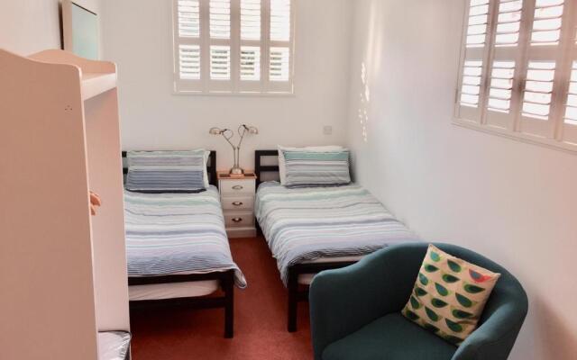 Derrin Guest House