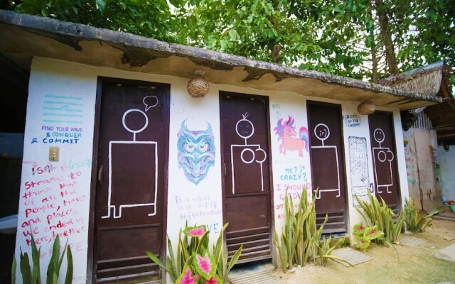 Paglaom Hostel - Adults Only