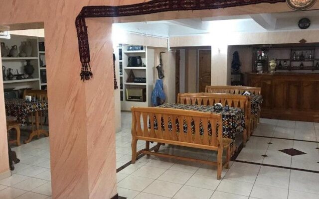 Zarina Hotel
