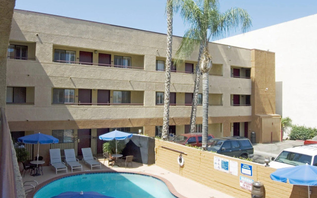 Travelodge by Wyndham Chatsworth