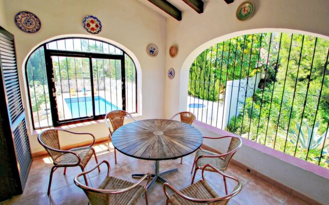 Flandes - traditionally furnished detached villa with peaceful surroundings in Benissa