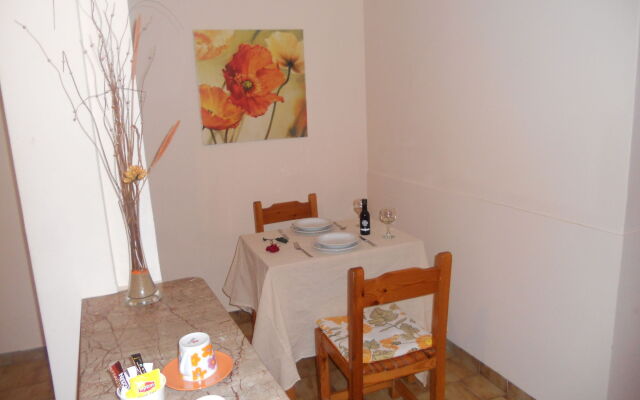 Elli Marina Studios and Apartments