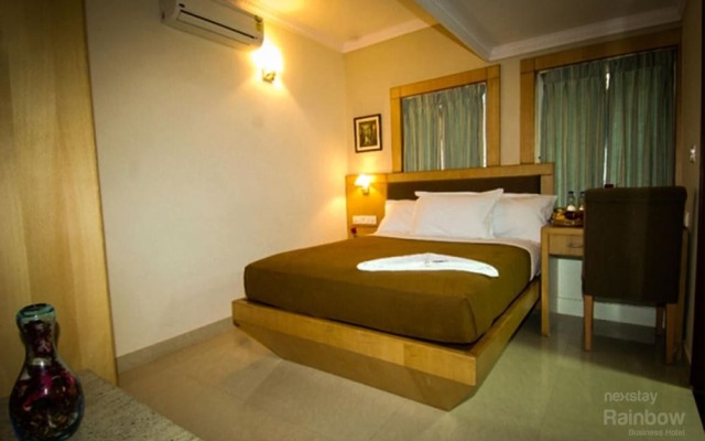 OYO 461 New Rainbow Business Hotel