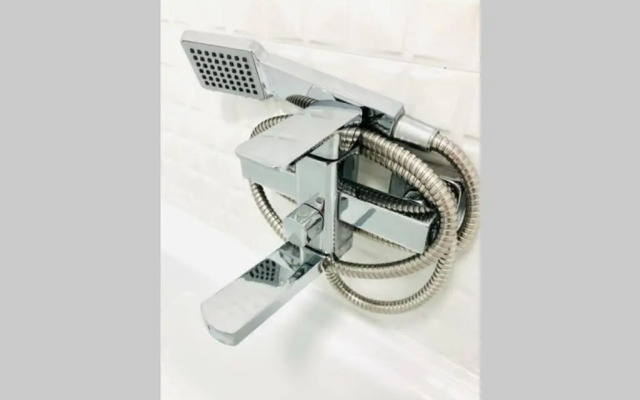 Новобудова Авалон, Стрийська