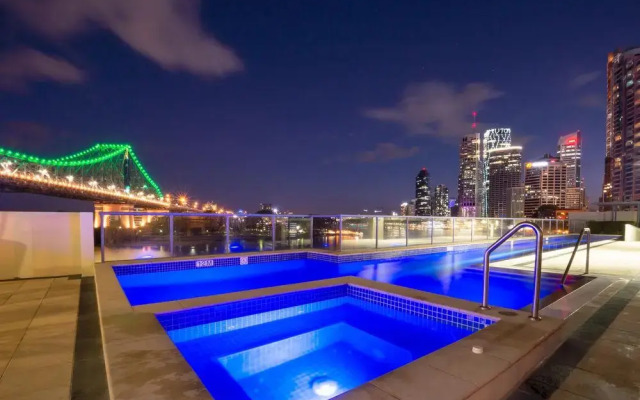 Astra Apartments Brisbane CBD