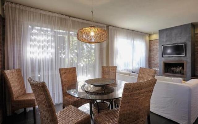 Villa Juana Bungalows & Suites