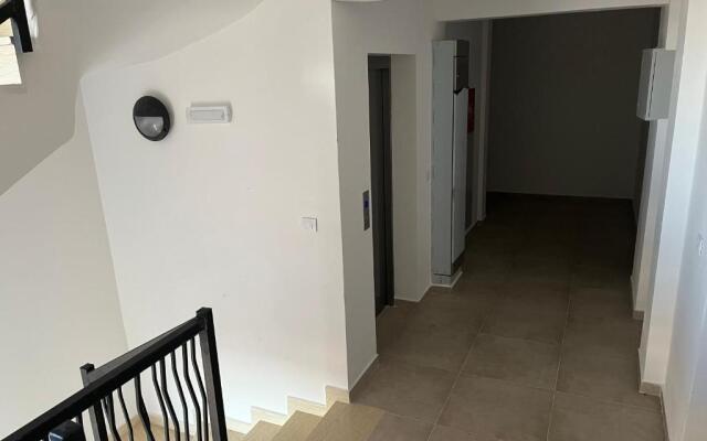 Apartment 79