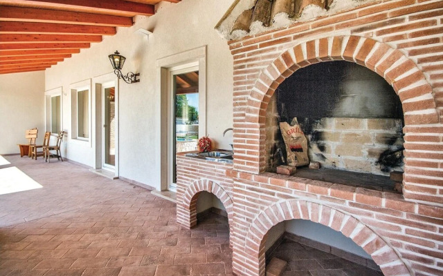 Stunning Home in Valtura With Jacuzzi, Wifi and 4 Bedrooms