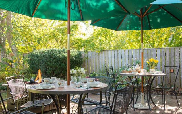 Seven Sea Street Inn