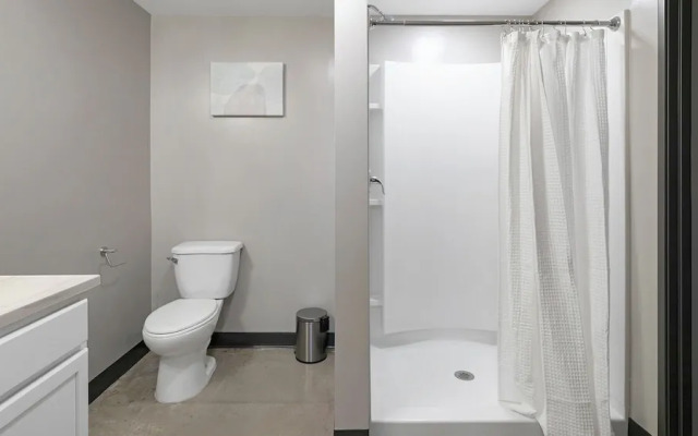 Landing Apartments at Five Points South