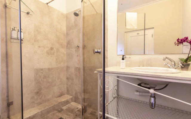 Auberge Burgundy Guest House