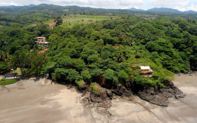 Las Flores Resort