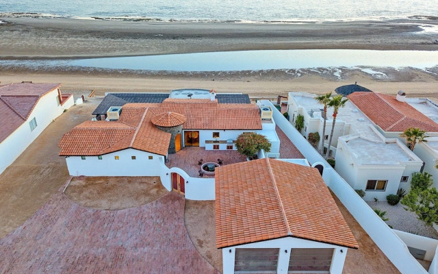 Casa Zillori by RedAwning