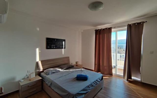 Luxurious 2 bedroom apartment with country view