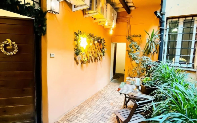 Trevi Fountain Luxury Guesthouse