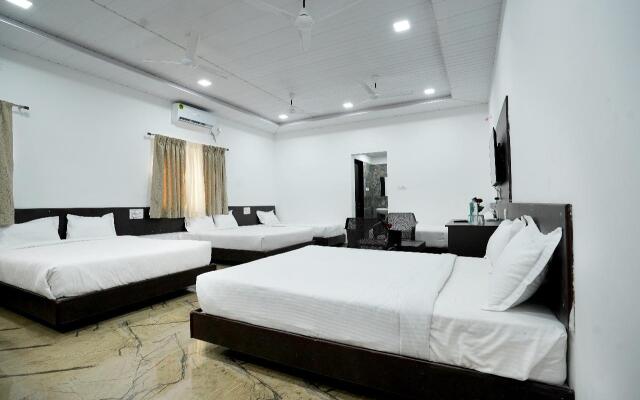 Fintastic Beach Resort