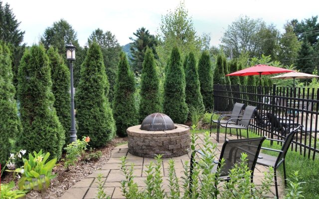 Condo Vélo-Golf-Ski Montagne Bromont - NAVETTE INCLUSE EN HIVER!