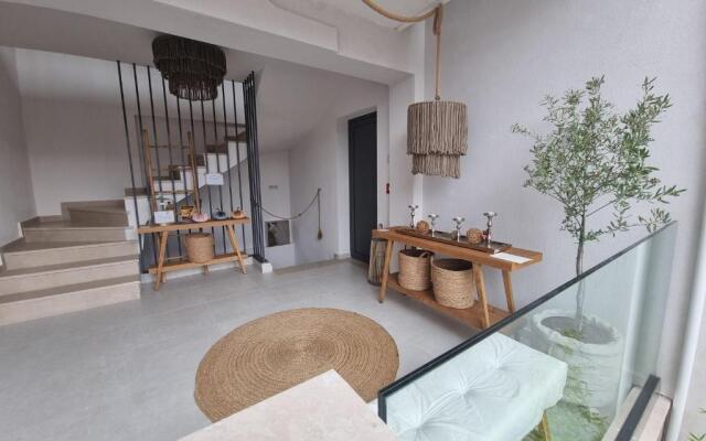ikies suites luxury apartments by the sea 3